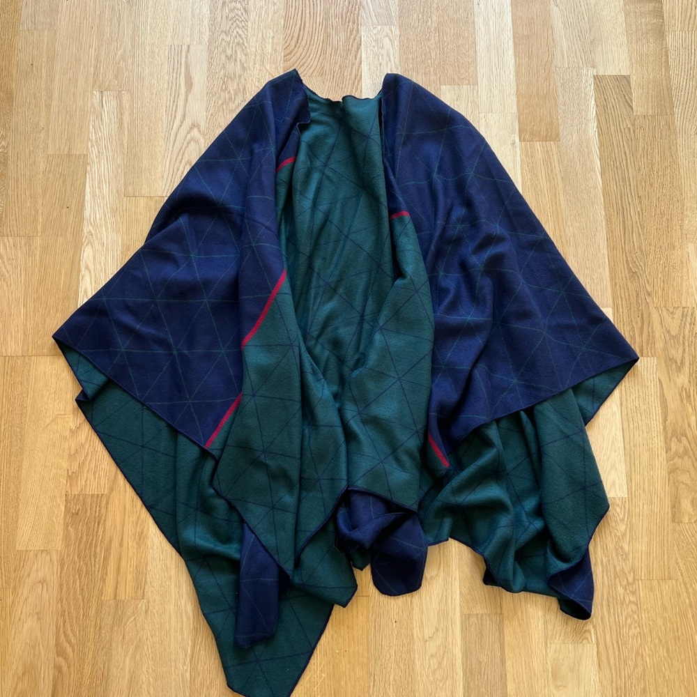 Melifluos Poncho Shawl *New Condition*